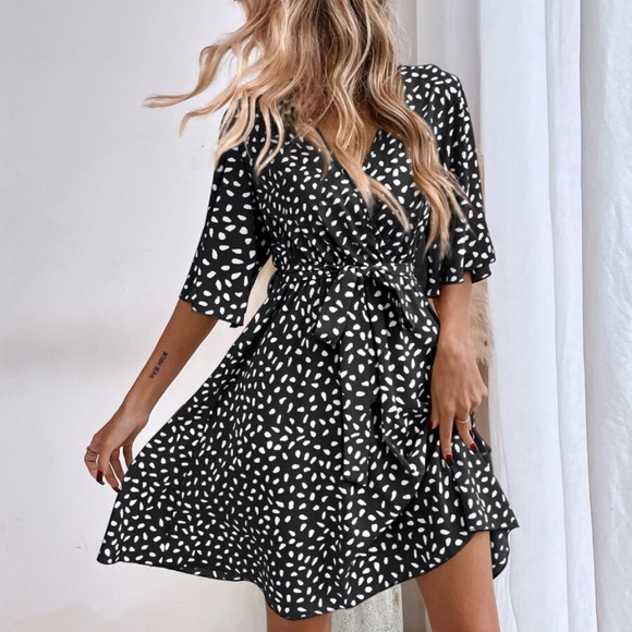 Boho Mint Green Leopard Print Butterfly Sleeve Mini Dress - Picture 9 of 11